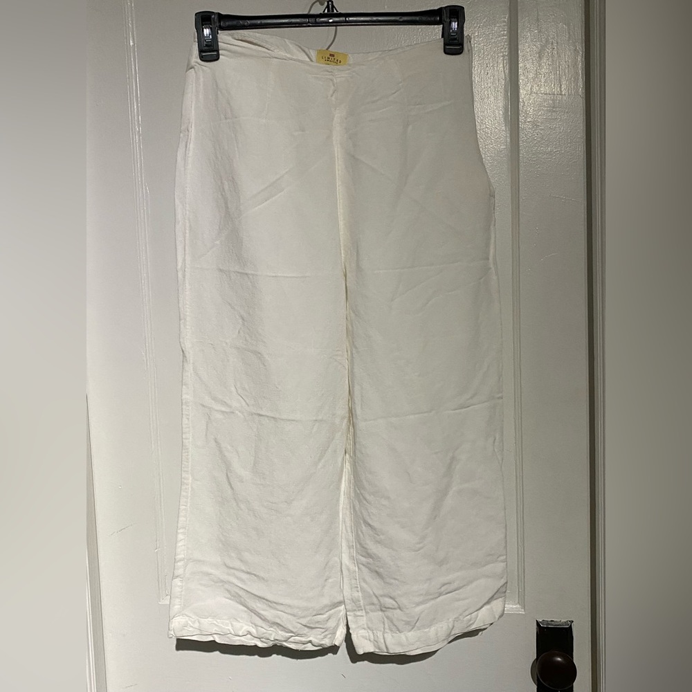 Women’s Limited White Capri Pants. Size 8. - Picture 1 of 2